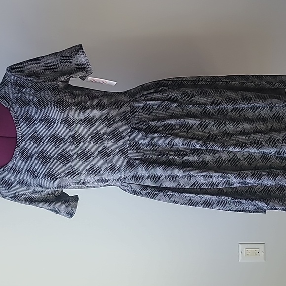 Black & White Optical Illusion LLR Amelia - Picture 2 of 6